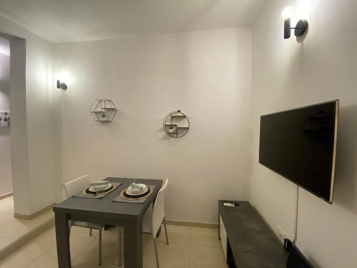 Civico 107 - Apartment With Private Parking Quartu SantʼElena Extérieur photo