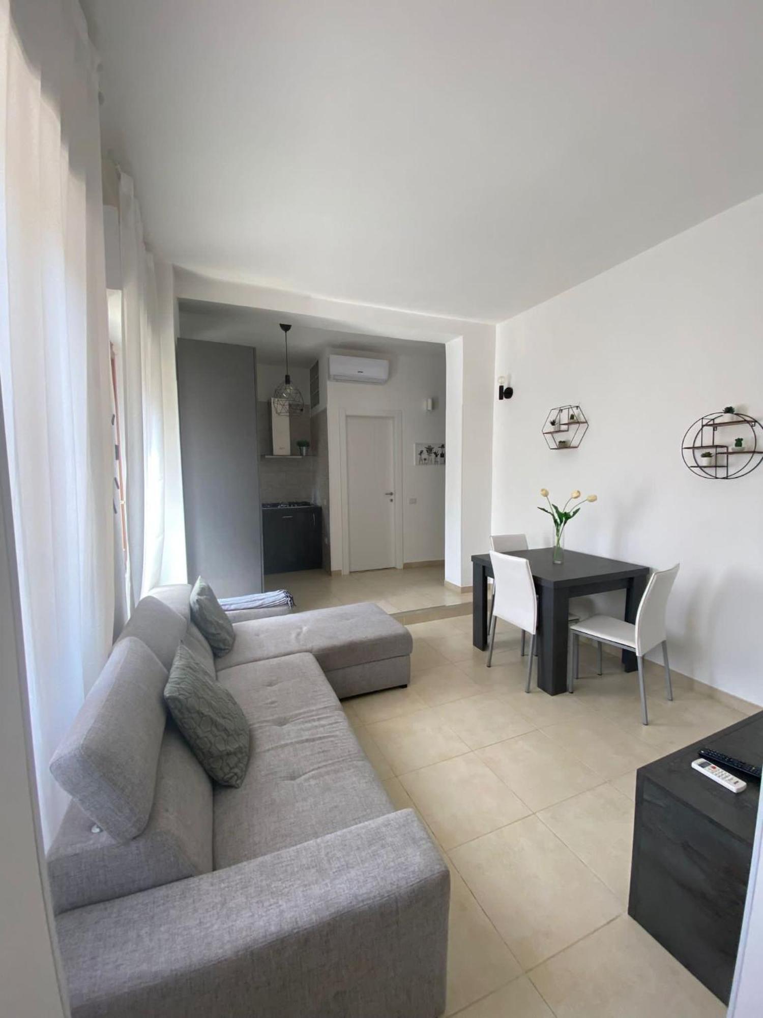 Civico 107 - Apartment With Private Parking Quartu SantʼElena Extérieur photo